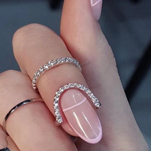 Jewelry - ✨ NWT Nail Ring✨